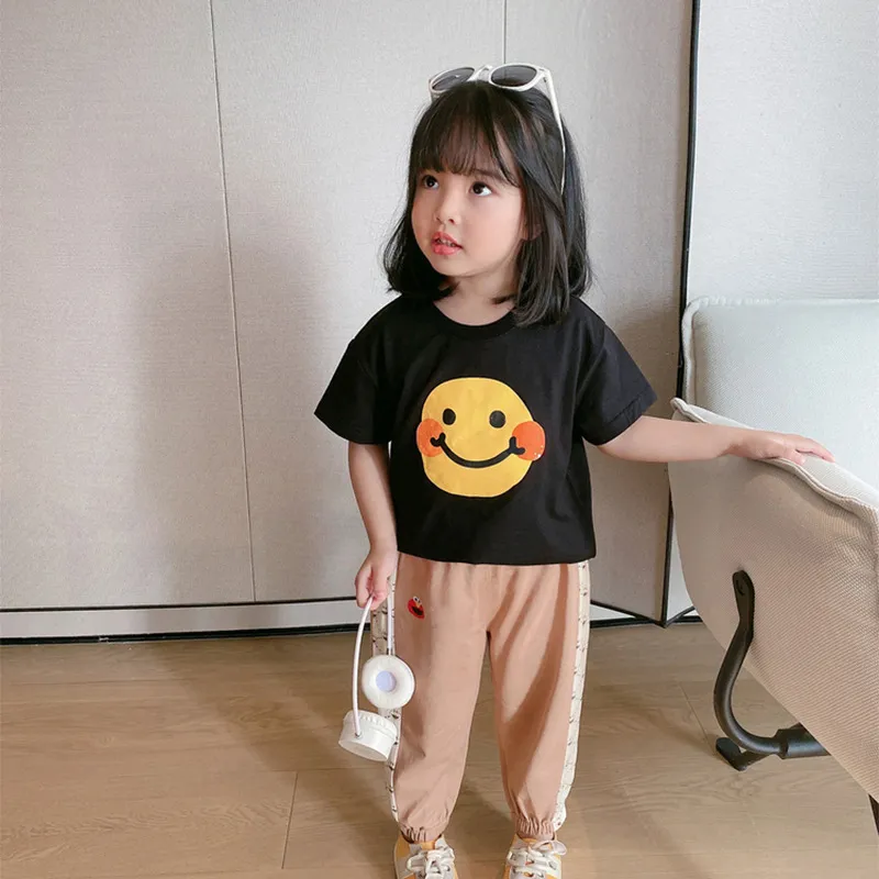 【残りわずか】【90-140】話題沸騰中 カートゥーン プリント シンプル 韓国系 半袖 夏 子供 服 女の子 Ｔシャツ