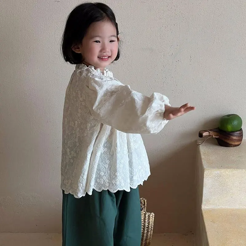 【80-140】春新作つる柄刺繍レースキュートブラウス