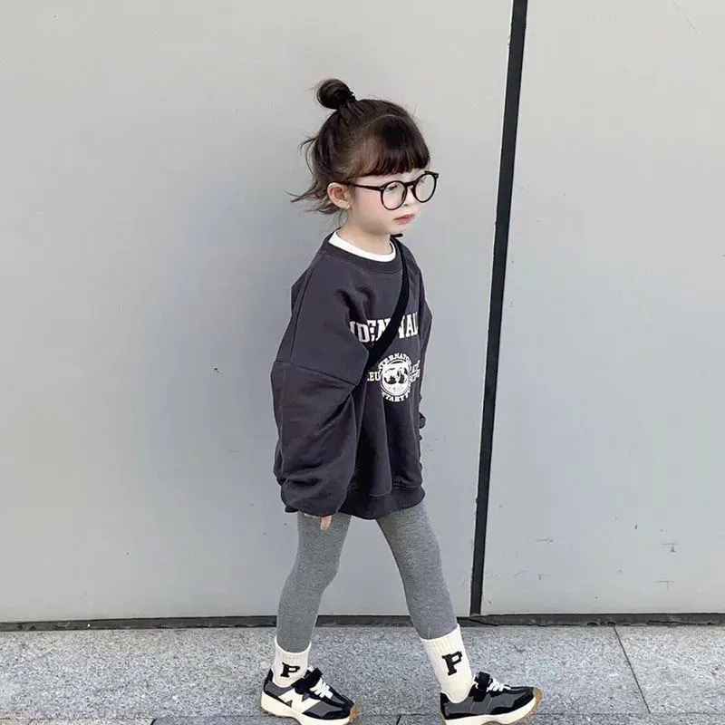 【100-160cm】人気上昇中  合わせやすい カジュアル  アルファベット 日常 おしゃれ 女の子 トレーナー