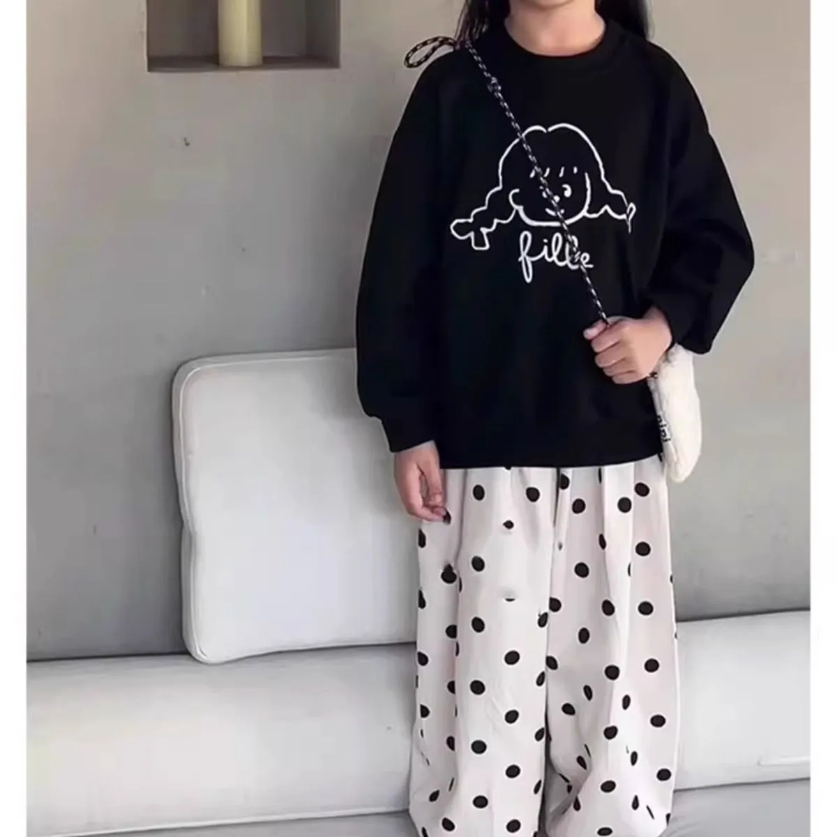 【100-160cm】人気上昇中 トレンド カートゥーン ラウンドネック 合わせやすい トレーナー