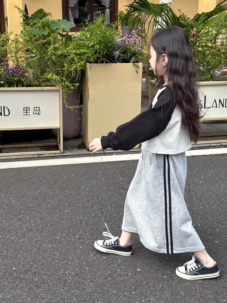 【90-140cm】絶対見逃さないで  存在感アップ  ファッション  おしゃれ  女の子  長袖 Ｔシャツ/スカート