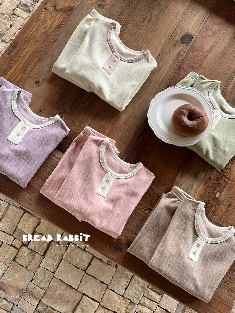 【90-160cm】人気上昇中 柔らかい素材  シンプル  ナチュラル 肌に優しい 男の子 女の子 パジャマ