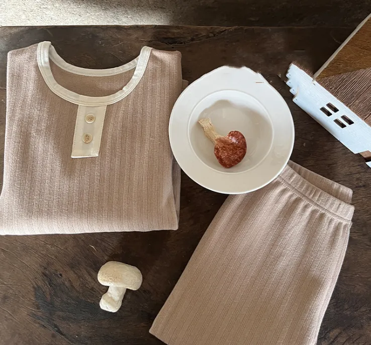 【90-160cm】人気上昇中 柔らかい素材  シンプル  ナチュラル 肌に優しい 男の子 女の子 パジャマ