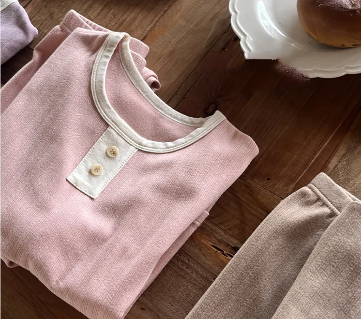 【90-160cm】人気上昇中 柔らかい素材  シンプル  ナチュラル 肌に優しい 男の子 女の子 パジャマ