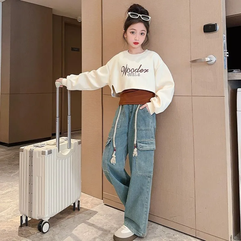 120-170 韓国オシャレ 春 秋 子供服 キッズ ジュニア 女の子 アルファベット 刺繍 重ね着風 トレーナー✛タンクトップ✛ベルト付き デニムパンツ 3点 セットアップ