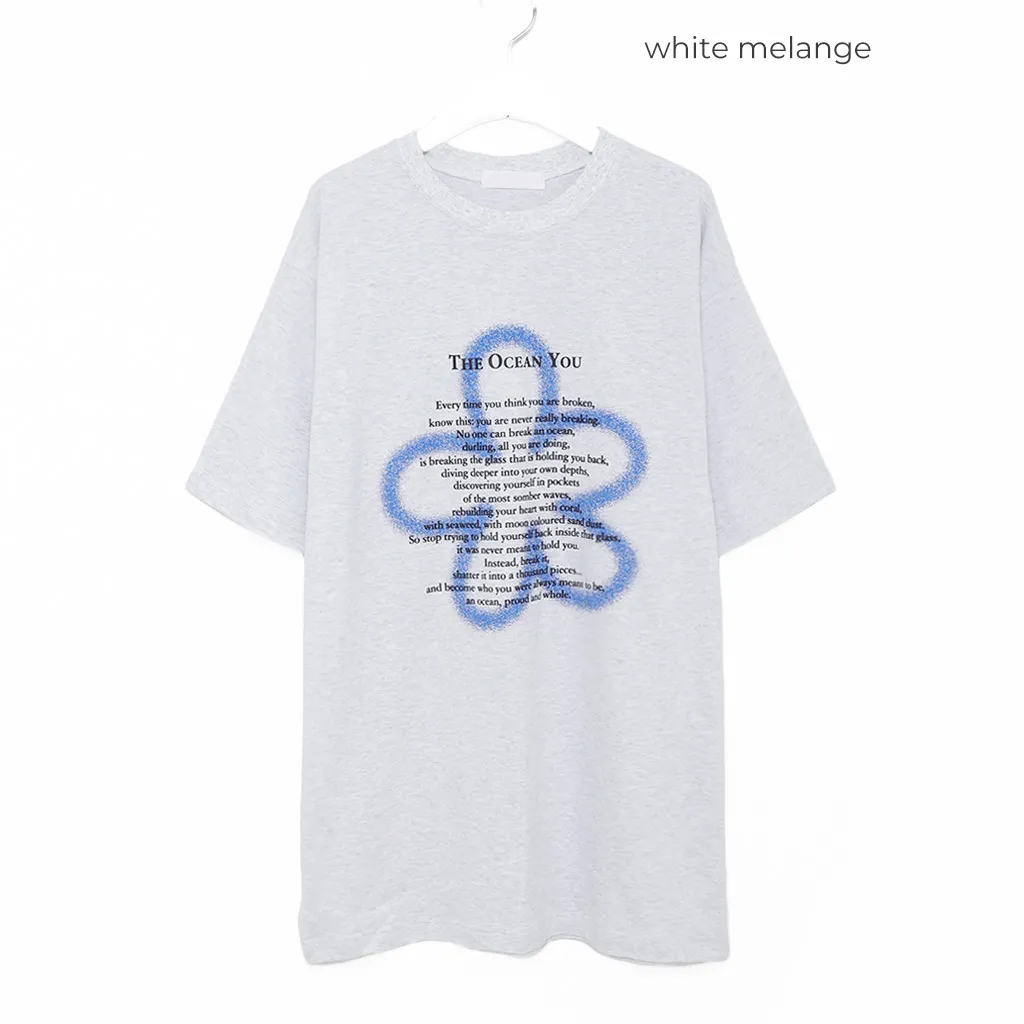 グラフィッククローバーTシャツ