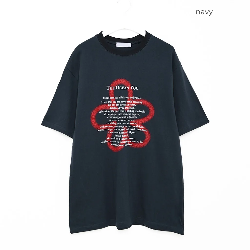 グラフィッククローバーTシャツ