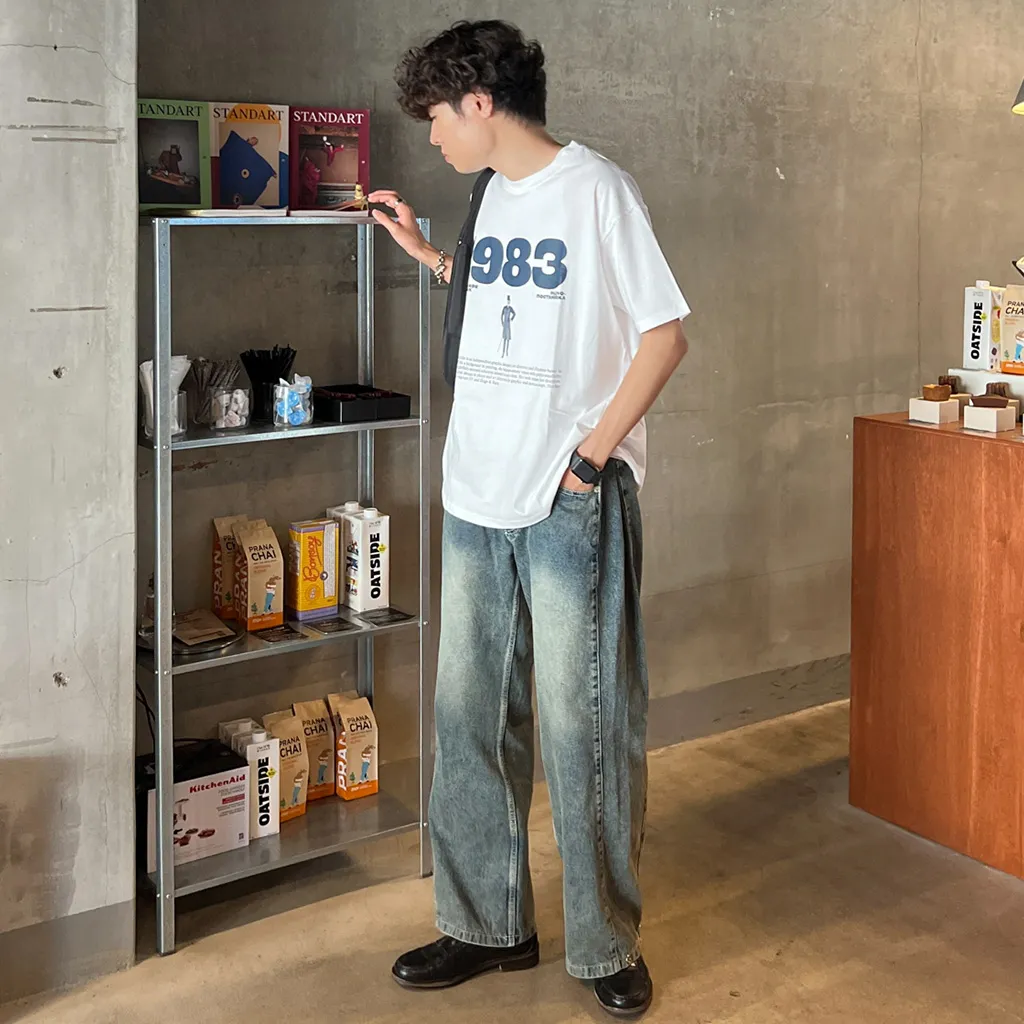 ユニセックス1983半袖Tシャツ