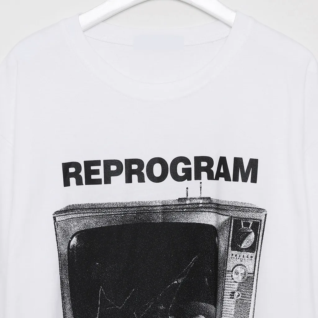 ユニセックスグラフィック半袖Tシャツ