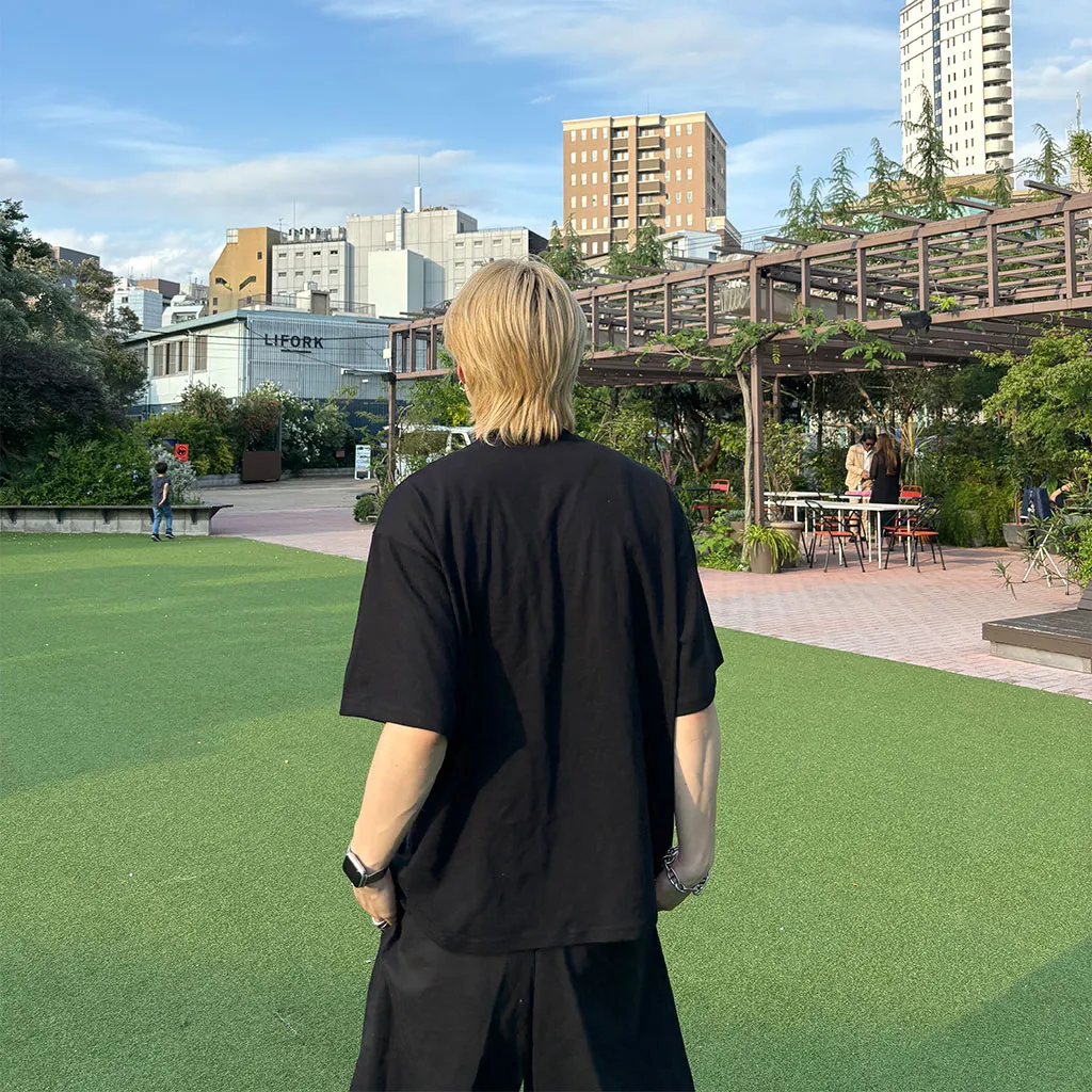 (ユニセックス) ブラッシュプリントTシャツ
