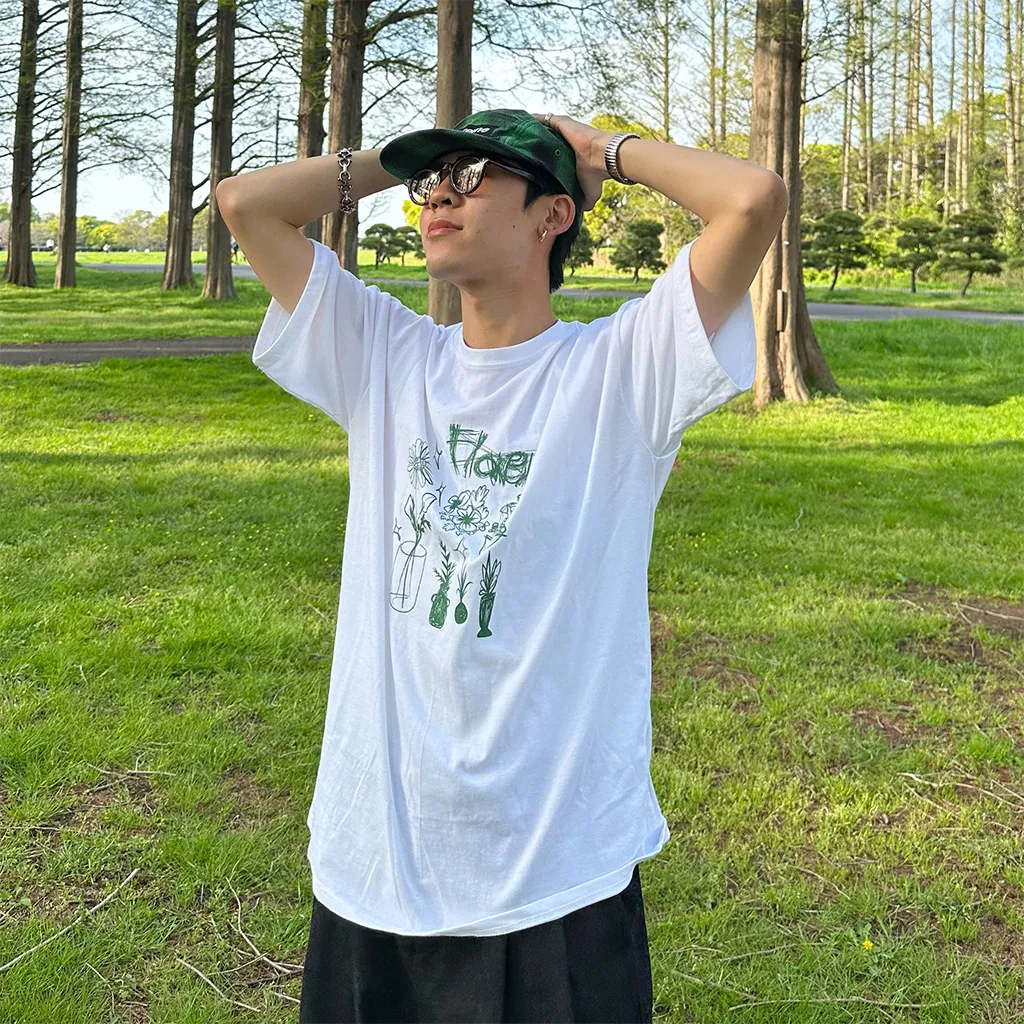 (ユニセックス) フラワープリント半袖Tシャツ
