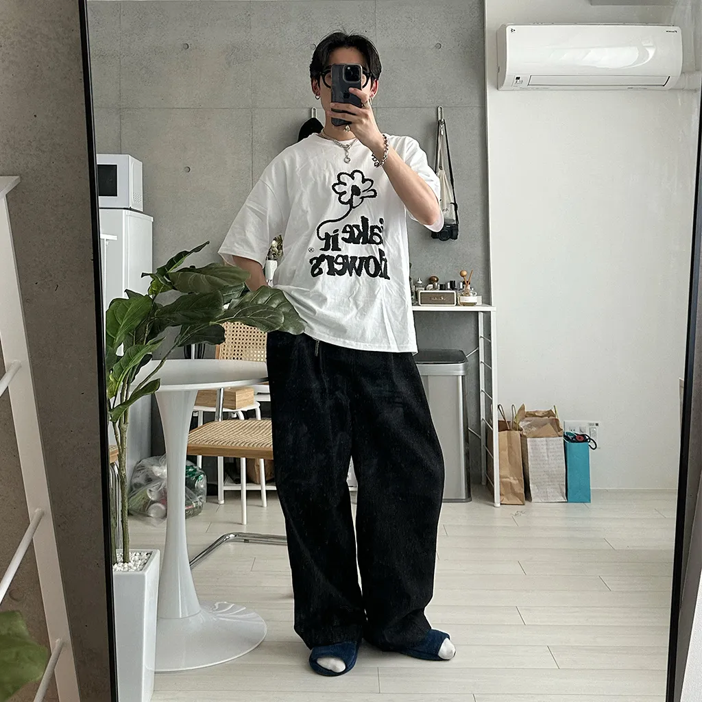 (ユニセックス) フラワーレタリング半袖Ｔシャツ