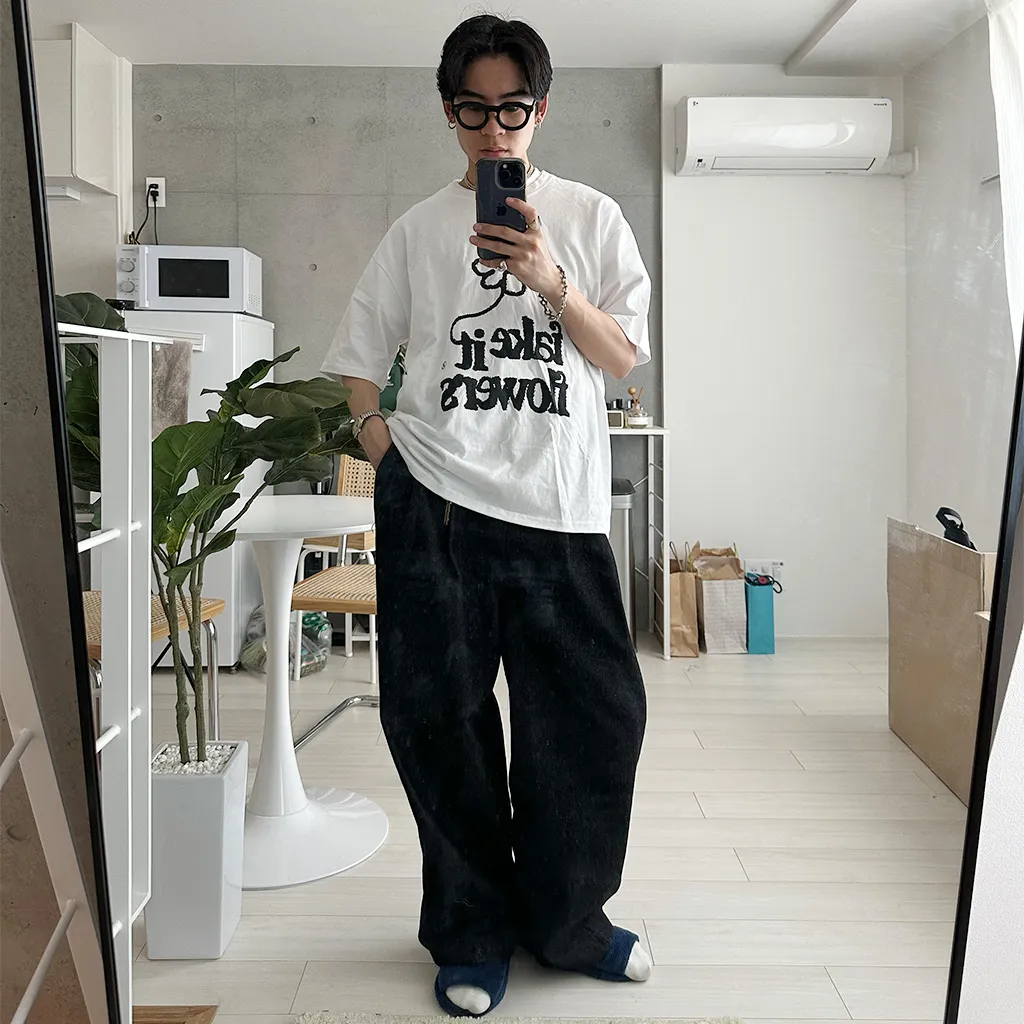 (ユニセックス) フラワーレタリング半袖Ｔシャツ