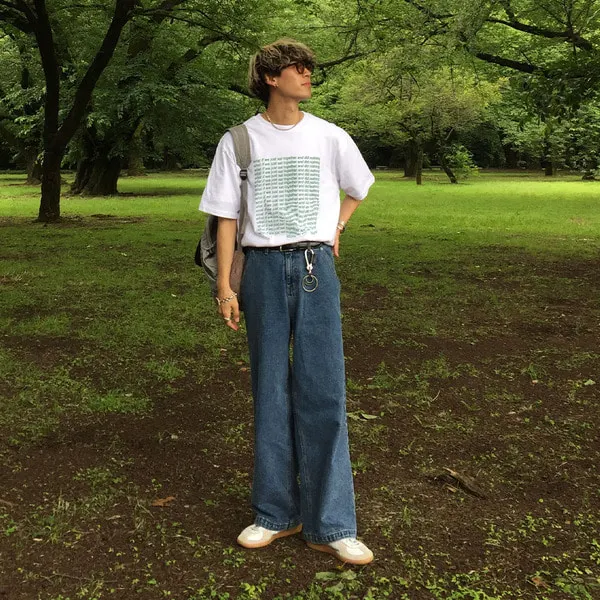 シンプルスクエアレタリング半袖Tシャツ