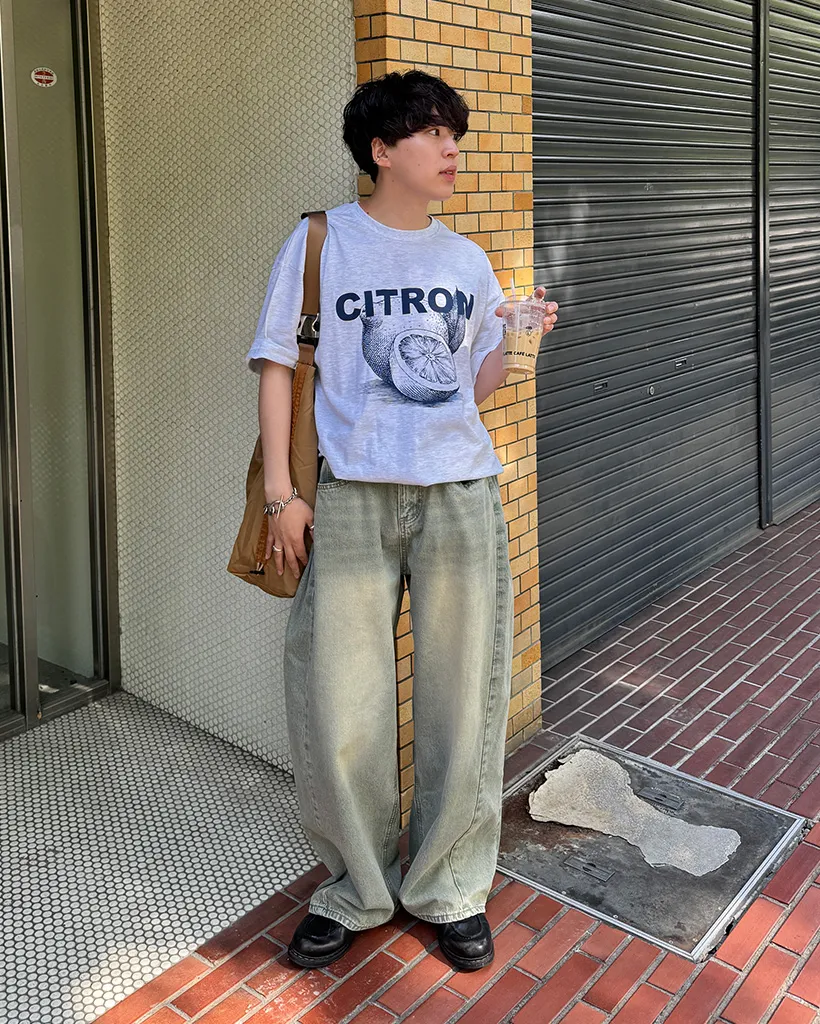 （ユニセックス）レモンプリントTシャツ