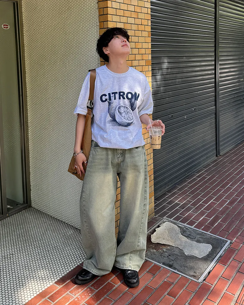 （ユニセックス）レモンプリントTシャツ