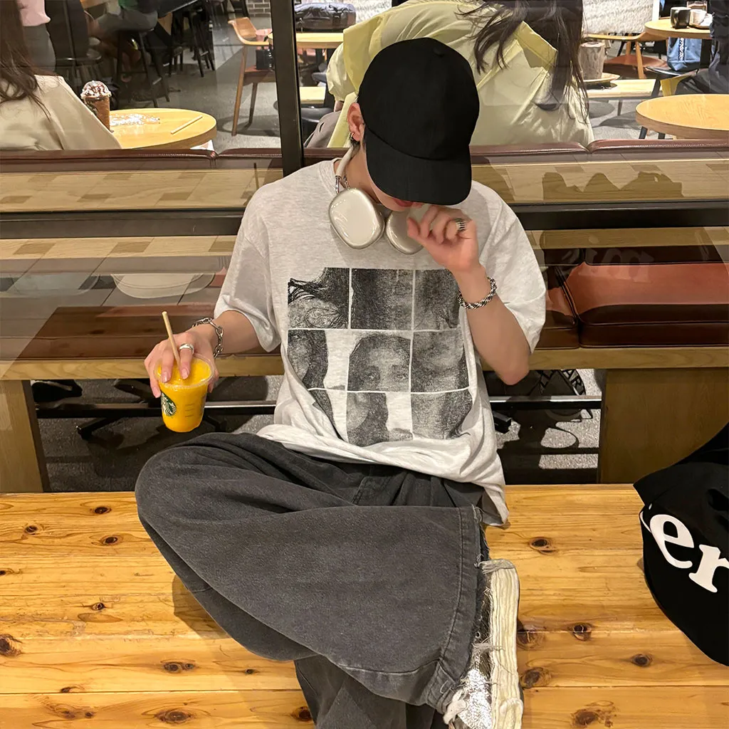 (ユニセックス) スクエアプリントTシャツ