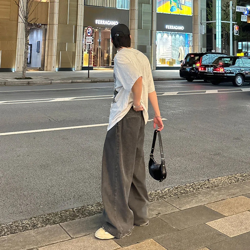 (ユニセックス) スクエアプリントTシャツ