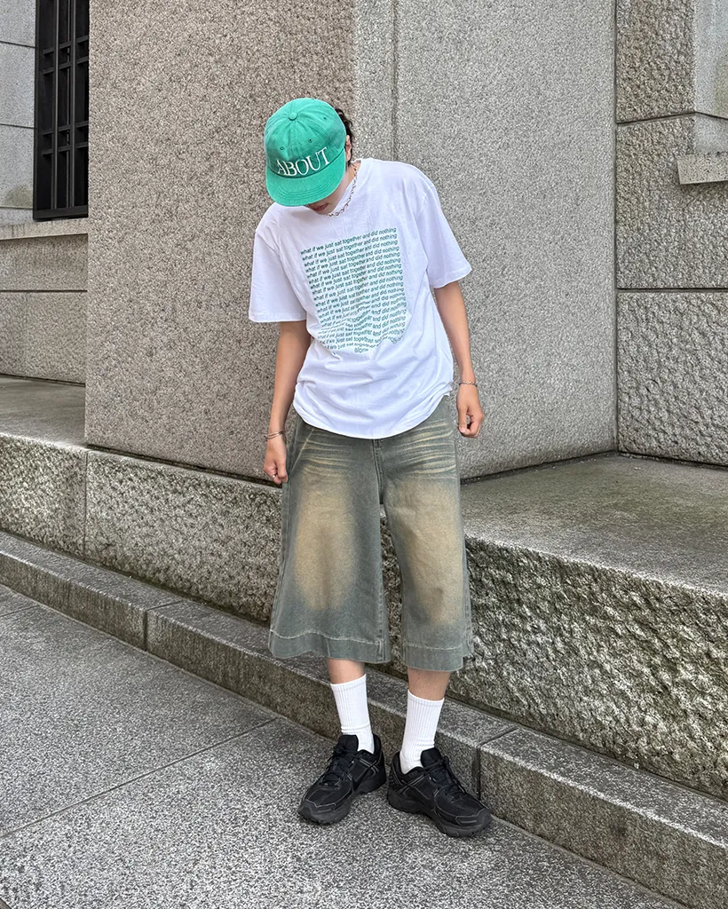 （ユニセックス）カラーレタリング半袖Tシャツ