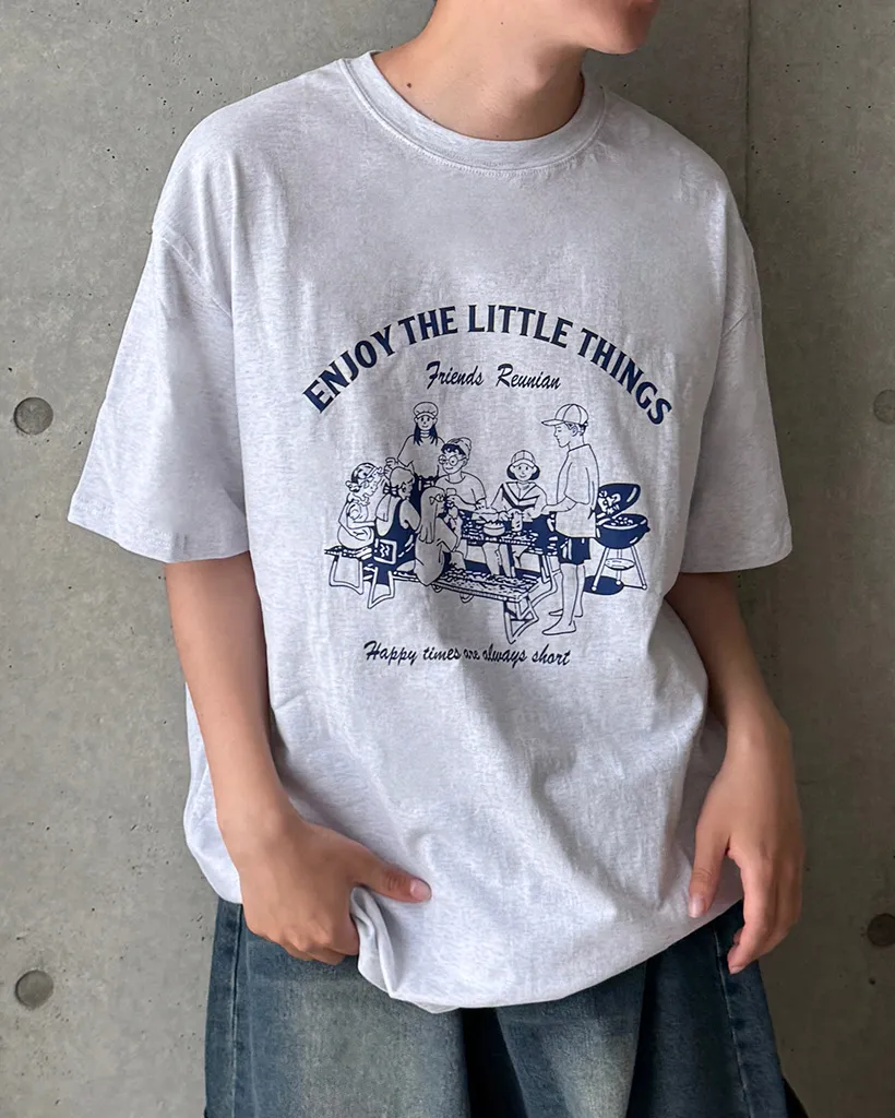 （ユニセックス）オーバーフィットプリント半袖Tシャツ