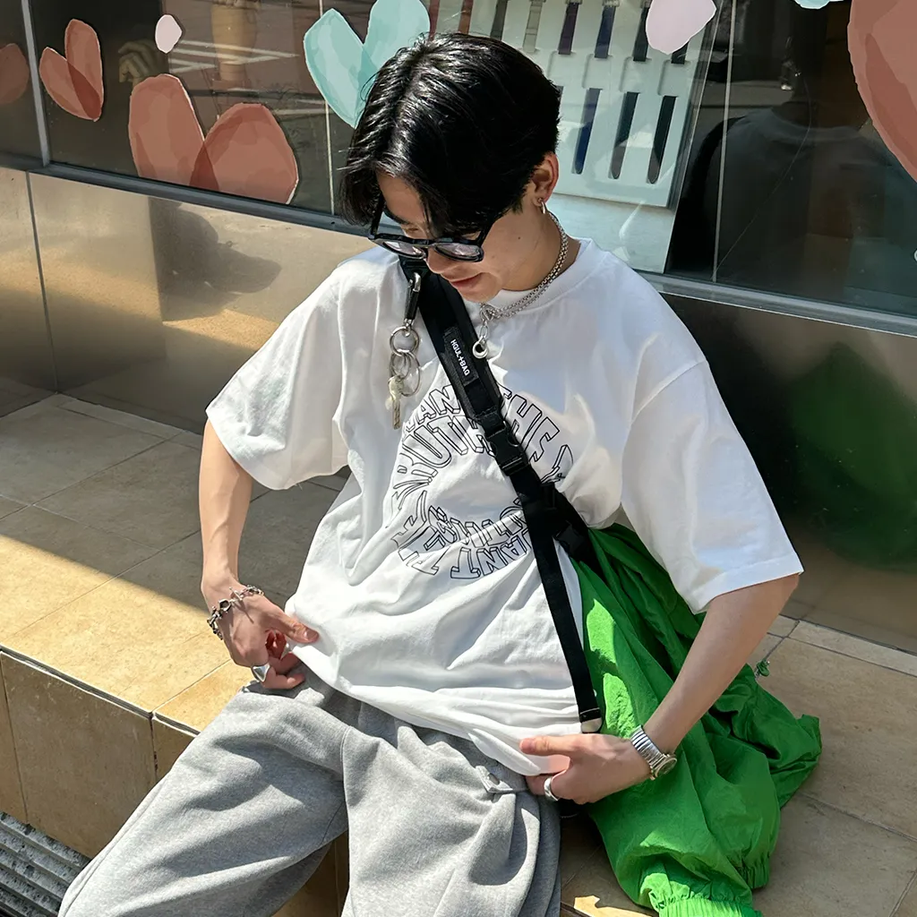 (ユニセックス) レタリングプリント半袖