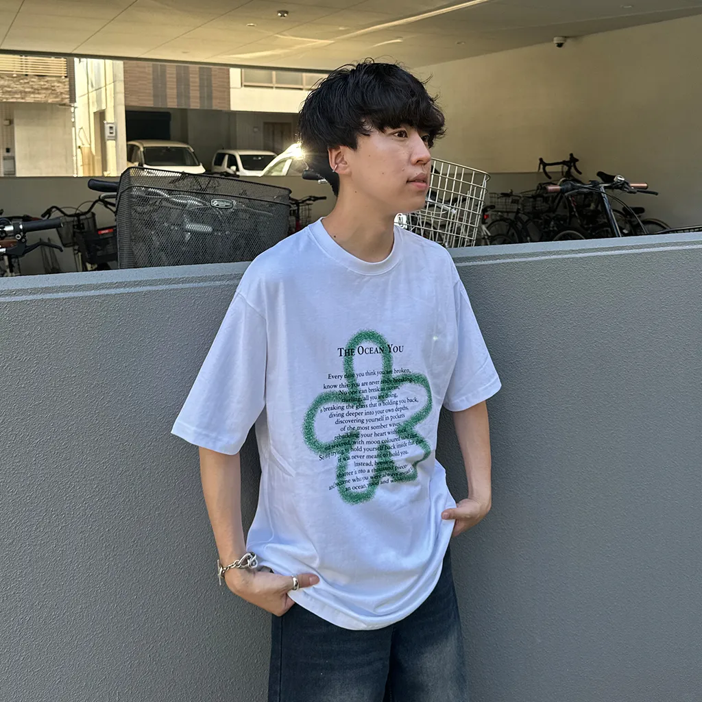 (ユニセックス) クローバ半袖Tシャツ