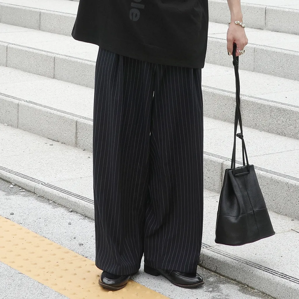 ストライプストレートスラックス