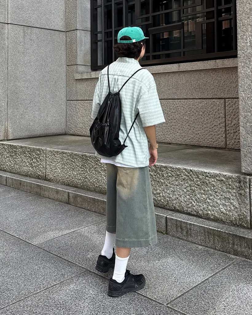 ヒゲウォッシュデニムフレアクロップドパンツ