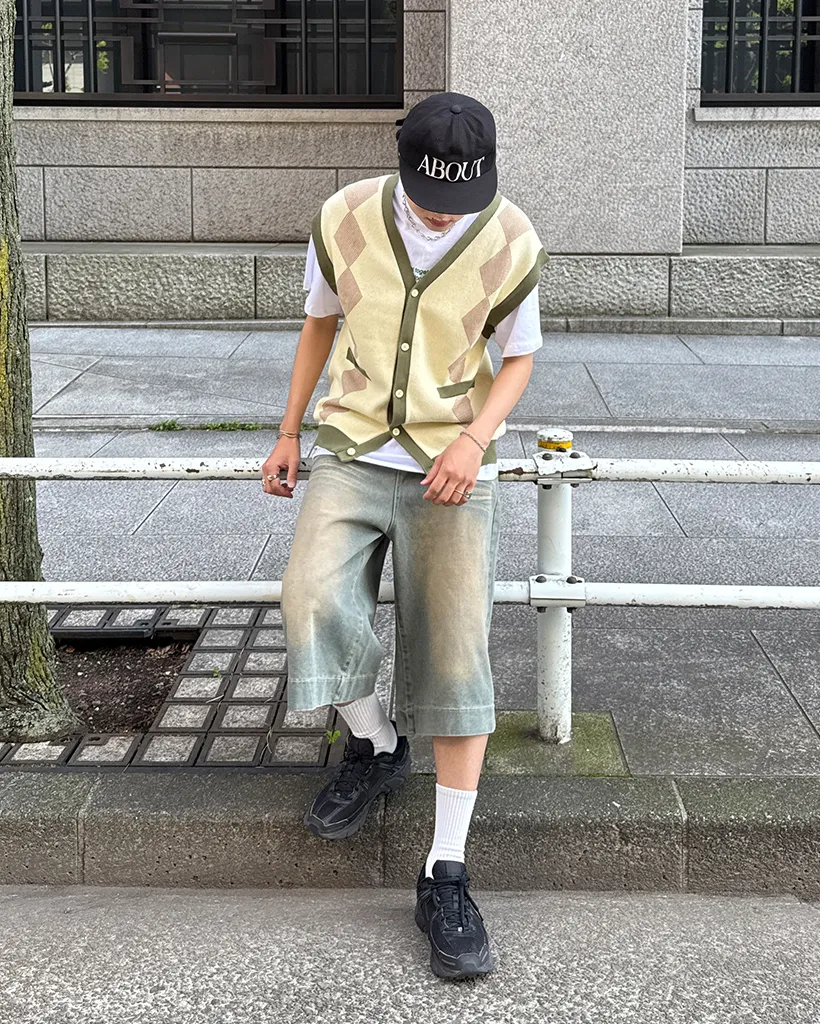 ヒゲウォッシュデニムフレアクロップドパンツ
