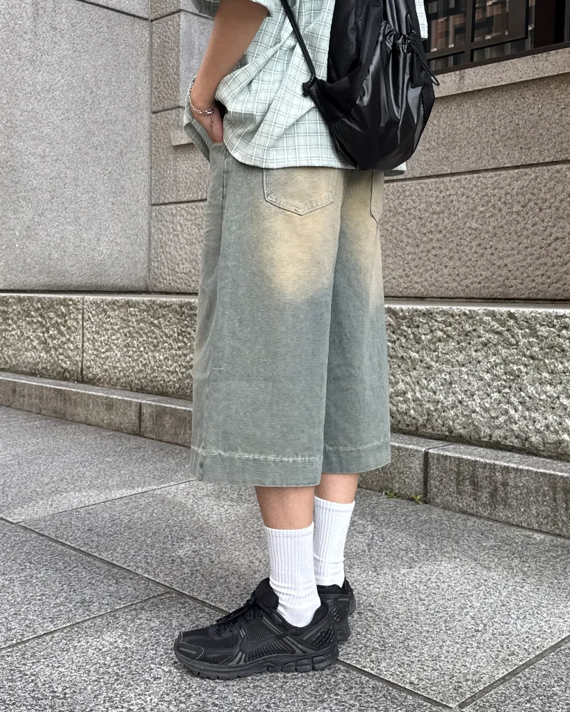 ヒゲウォッシュデニムフレアクロップドパンツ