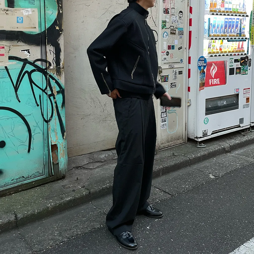 ストライプスラックス