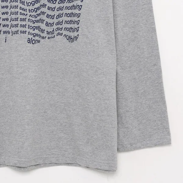 （ユニセックス）ロングシンプルレタリング長袖Tシャツ