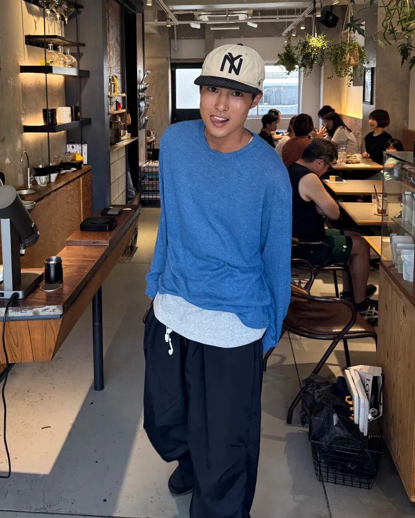 ユニセックス ルーズフィット 長袖Tシャツ