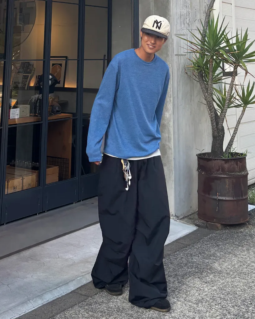 ユニセックス ルーズフィット 長袖Tシャツ