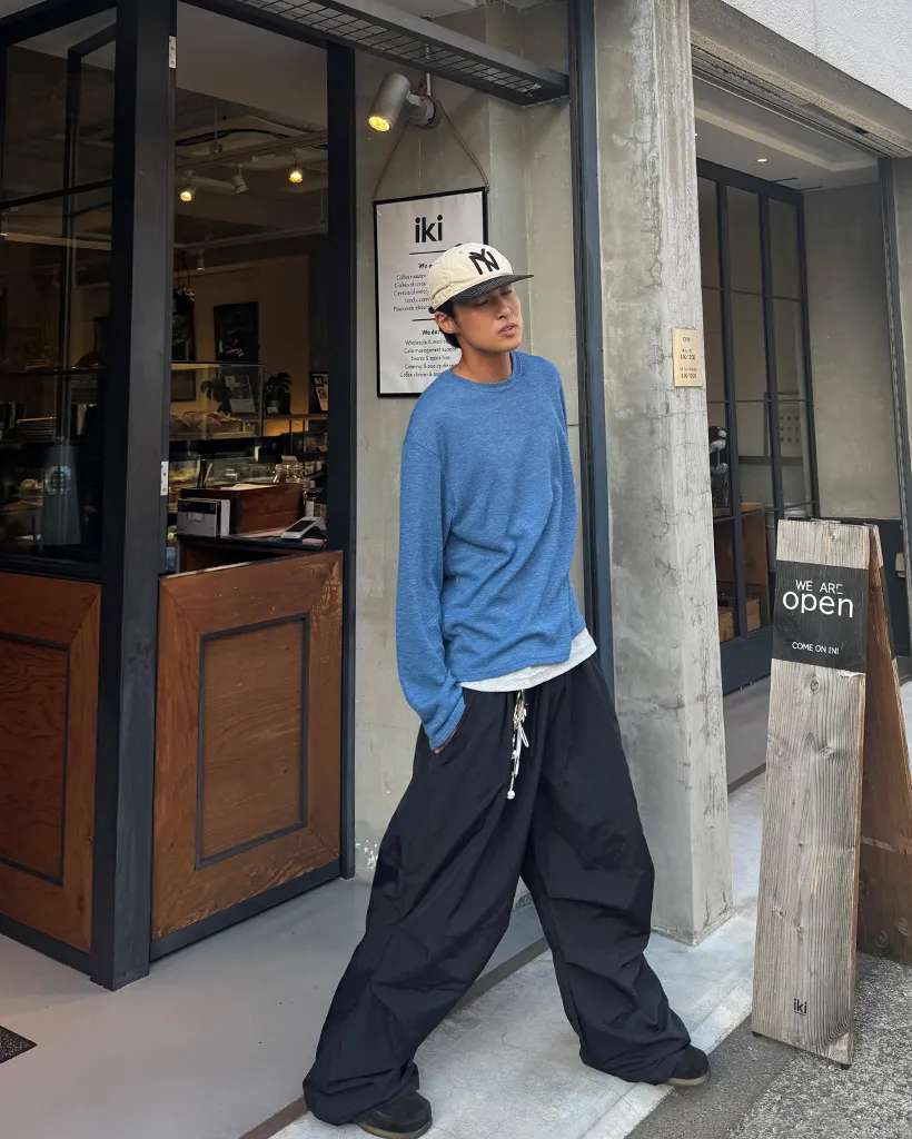 ユニセックス ルーズフィット 長袖Tシャツ