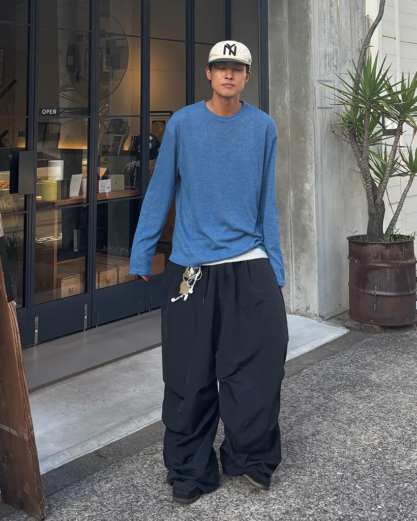 ユニセックス ルーズフィット 長袖Tシャツ