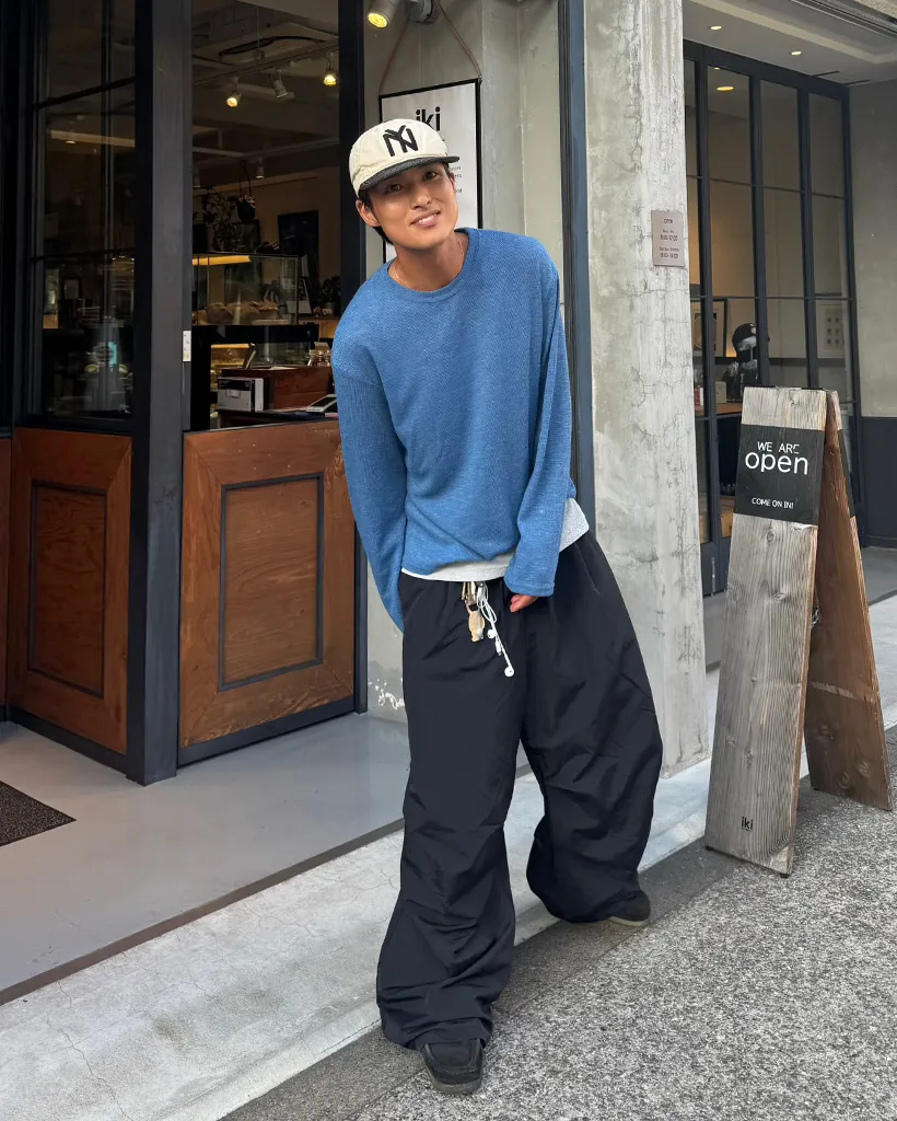 ユニセックス ルーズフィット 長袖Tシャツ