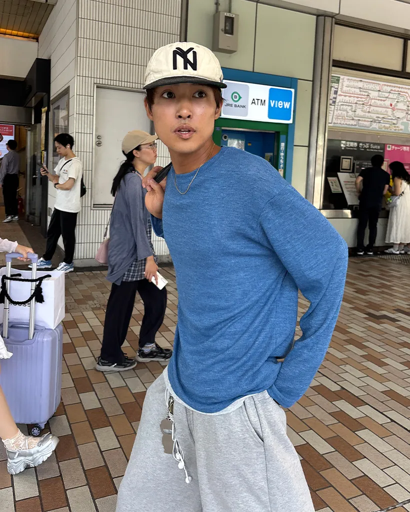 ユニセックス ルーズフィット 長袖Tシャツ