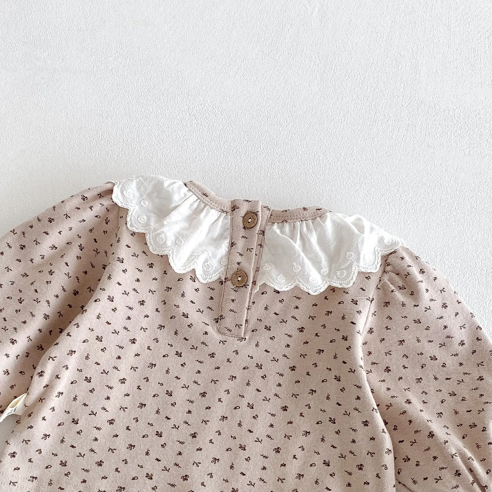 【66-100cm】ブラウンフラワーＴシャツ＆サロペット