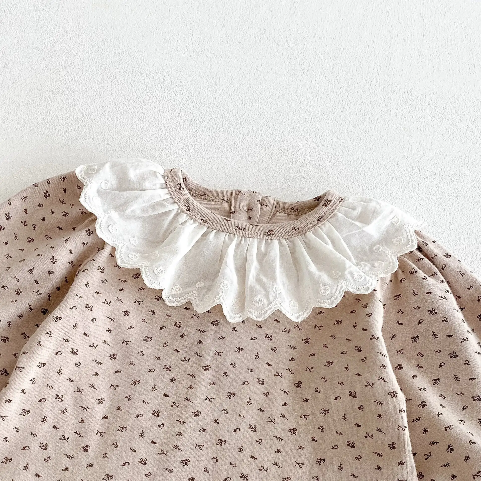 【66-100cm】ブラウンフラワーＴシャツ＆サロペット