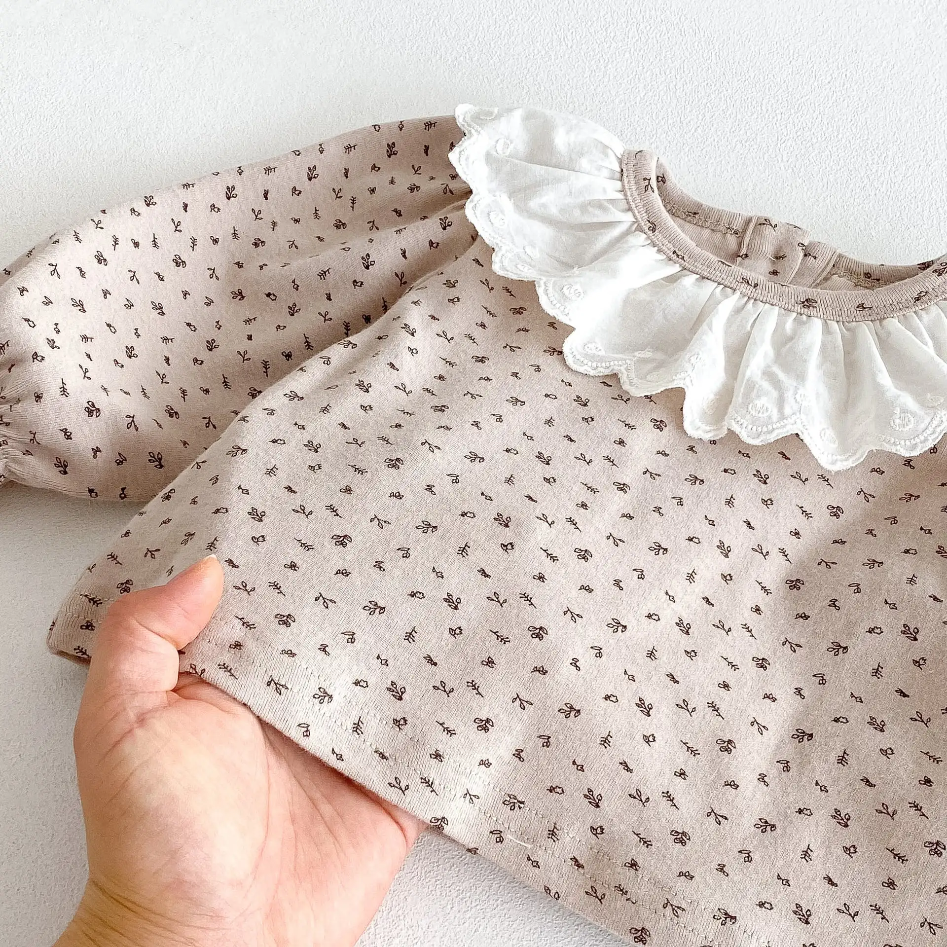 【66-100cm】ブラウンフラワーＴシャツ＆サロペット