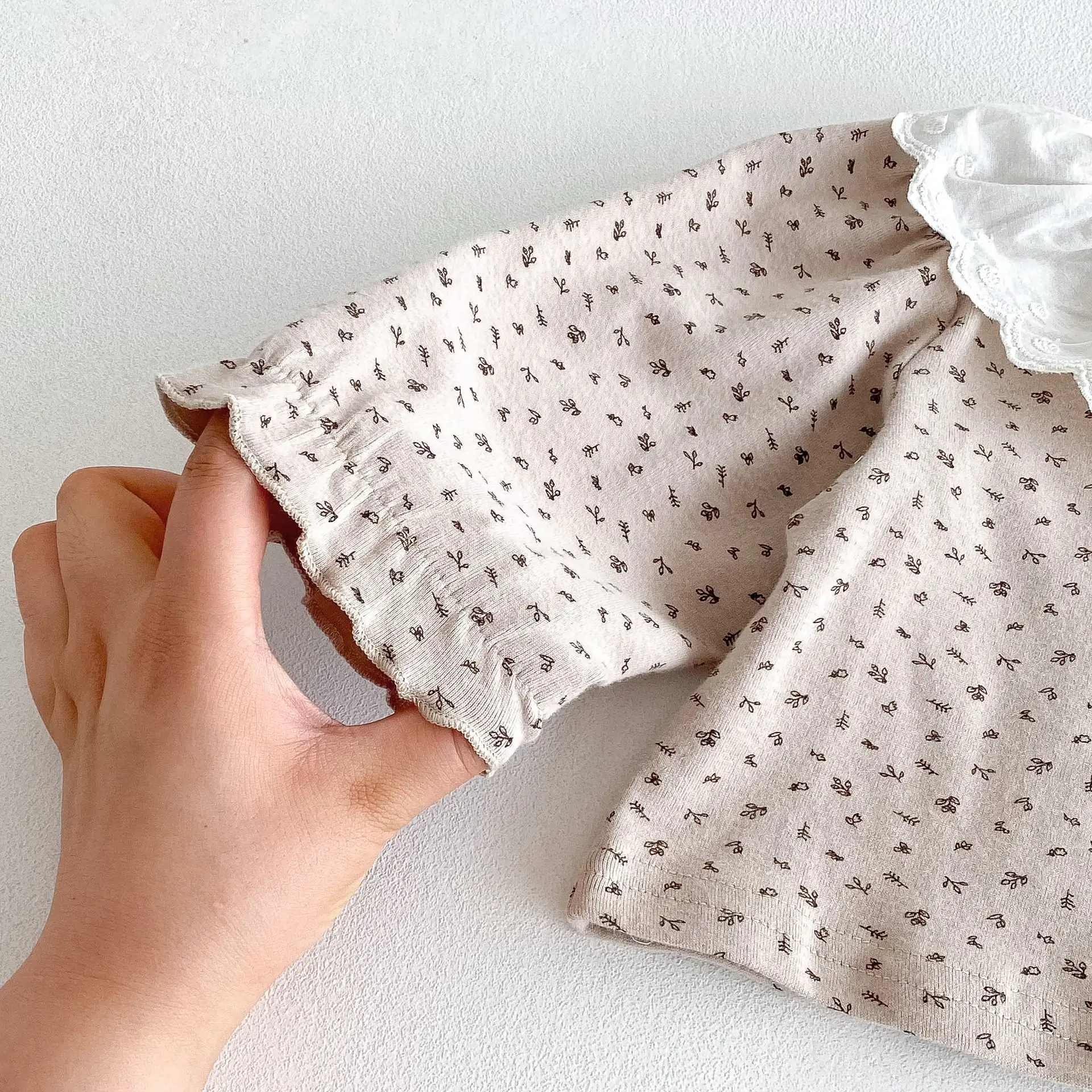 【66-100cm】ブラウンフラワーＴシャツ＆サロペット