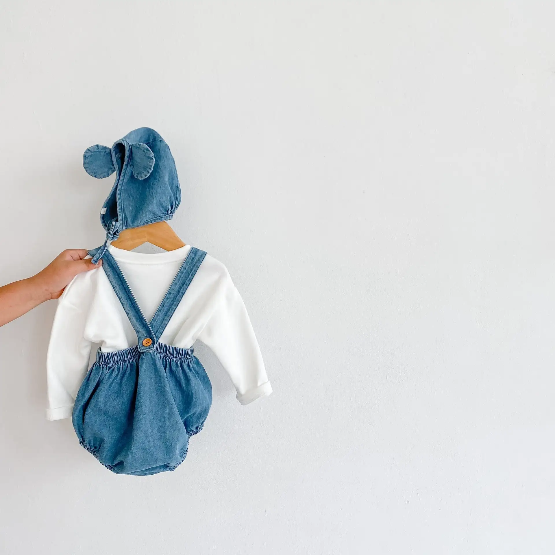【66-90cm】デニムサロペロンパース＆クマ耳帽子