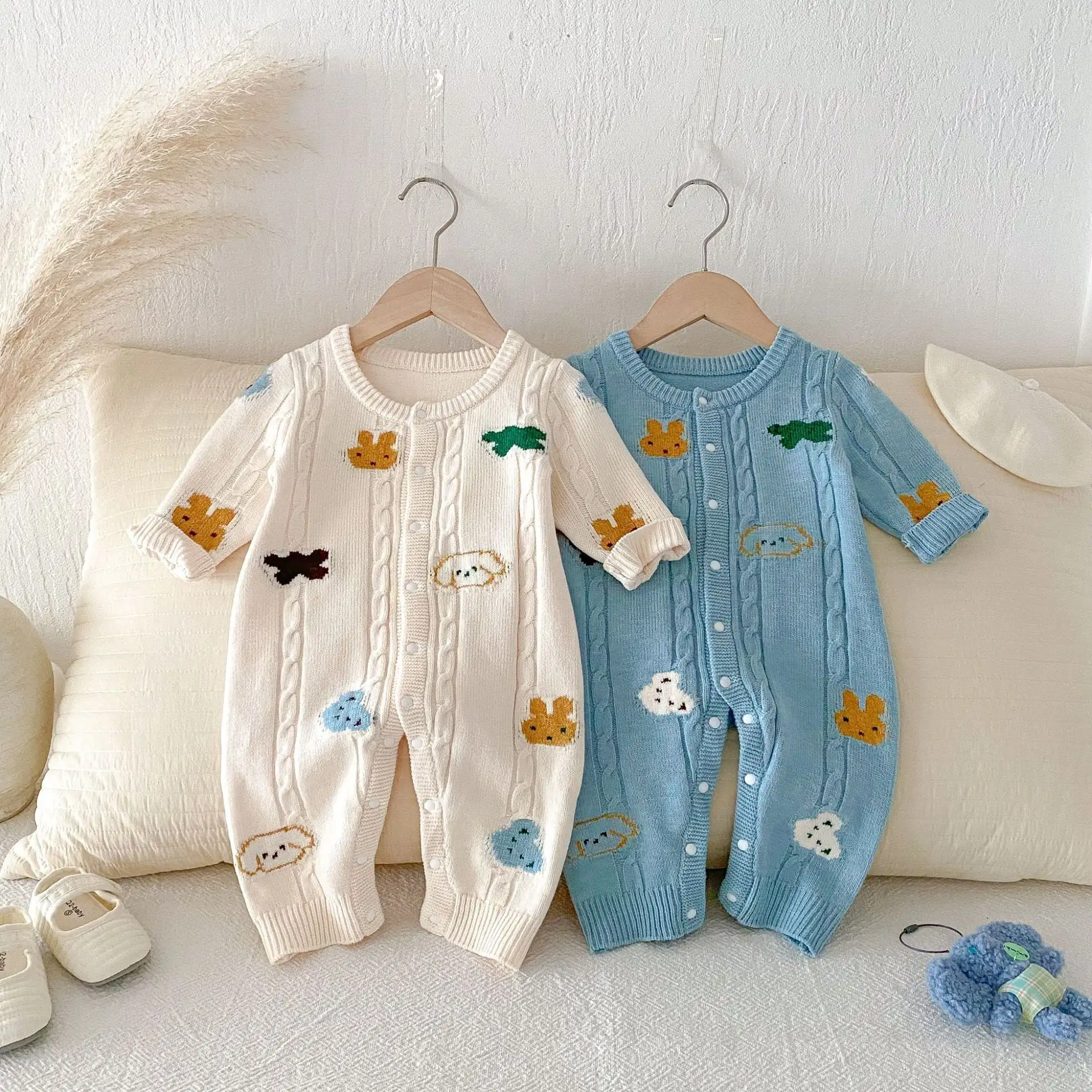 【66-100cm】アニマル柄ニットロンパース