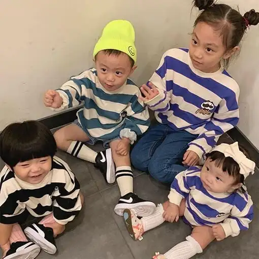 【66-90cm】可愛いひげおじさん長袖ボーダーロンパース