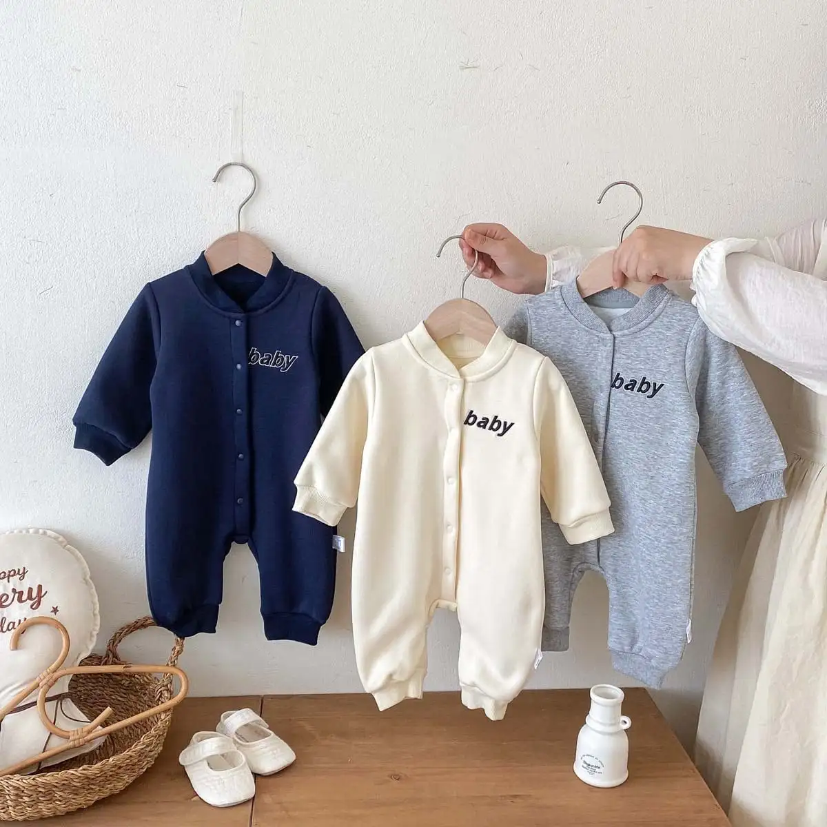 【66-90cm】暖かいベビー刺繡ロンパース