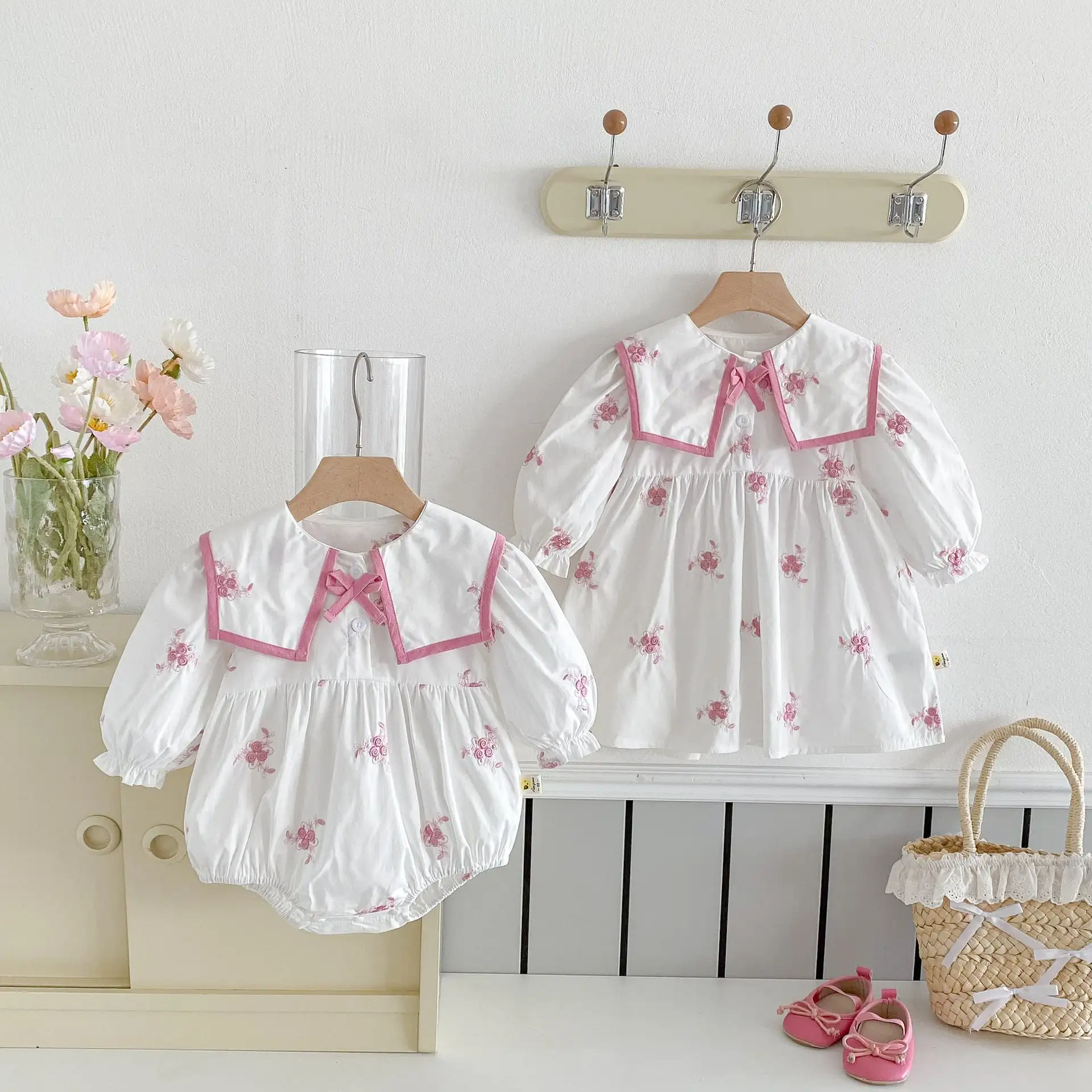 【66-110cm】ピンクフラワー刺繡ロンパース、ワンピース