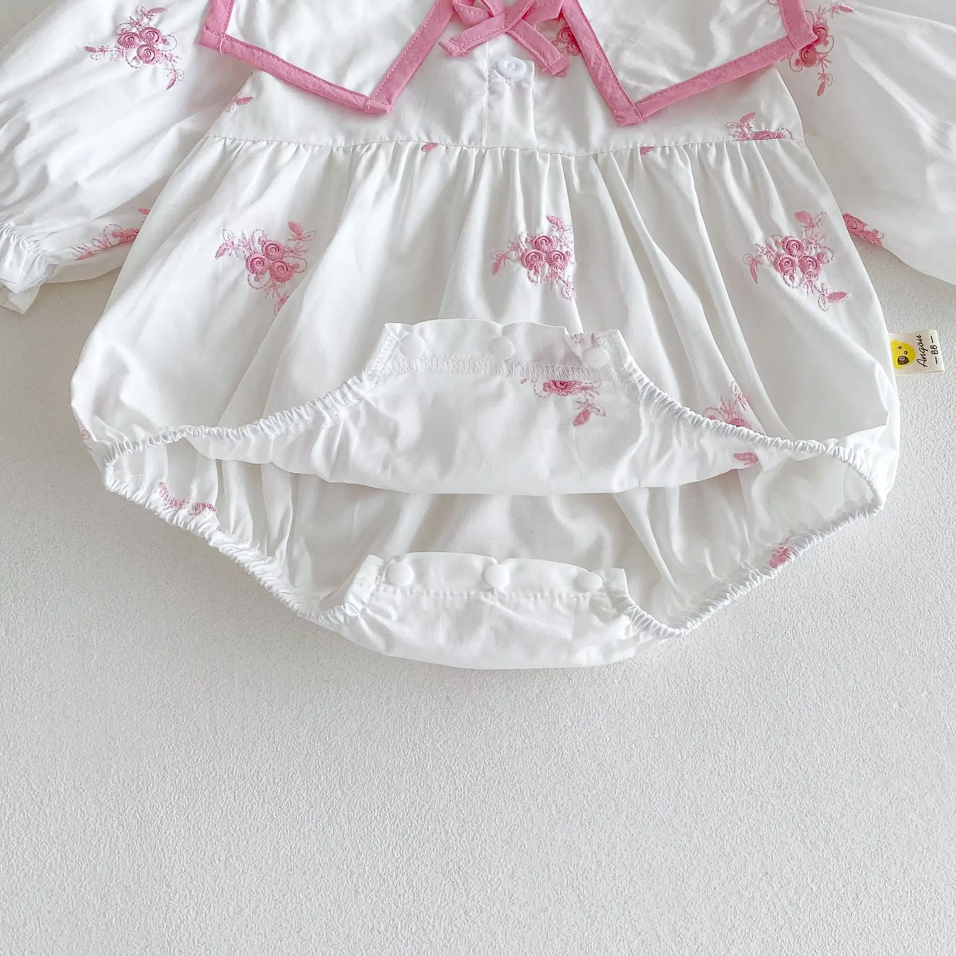 【66-110cm】ピンクフラワー刺繡ロンパース、ワンピース