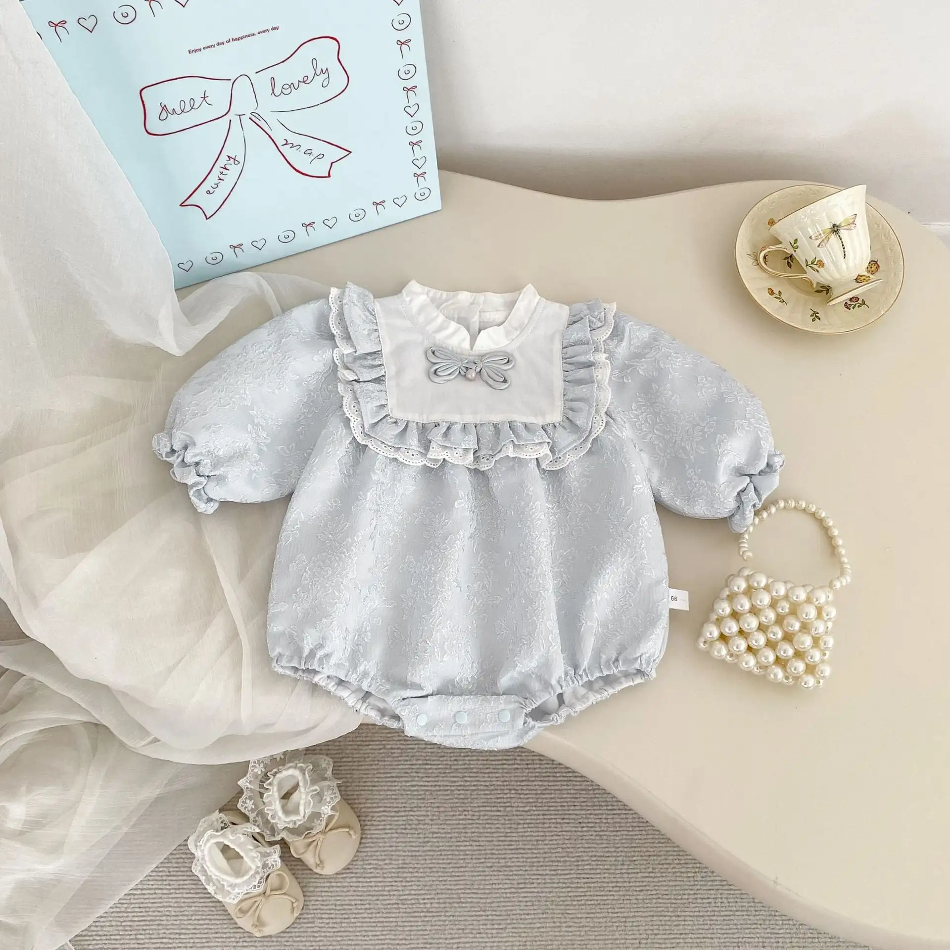 【66-90cm】フラワー刺繡プリンセスロンパース