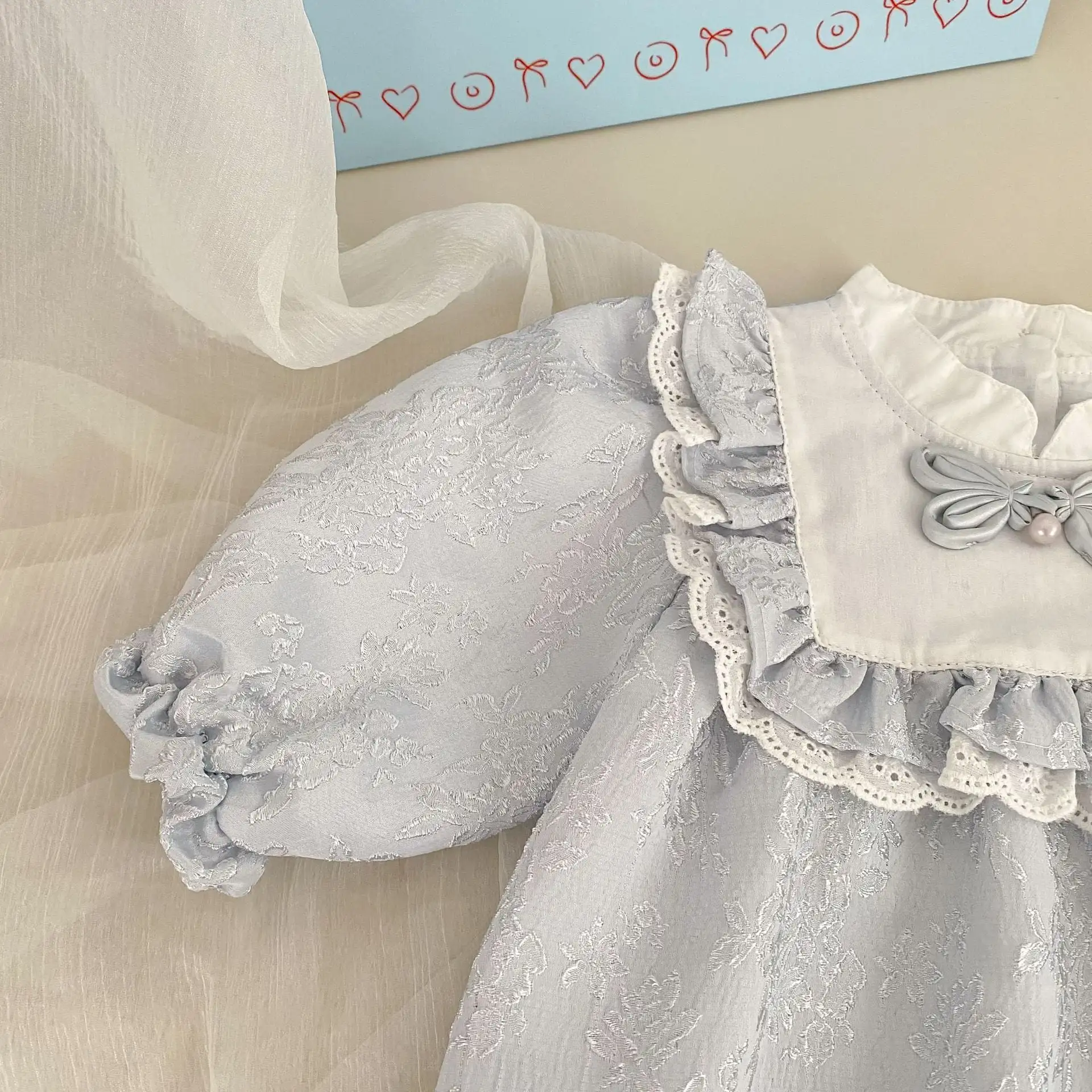 【66-90cm】フラワー刺繡プリンセスロンパース